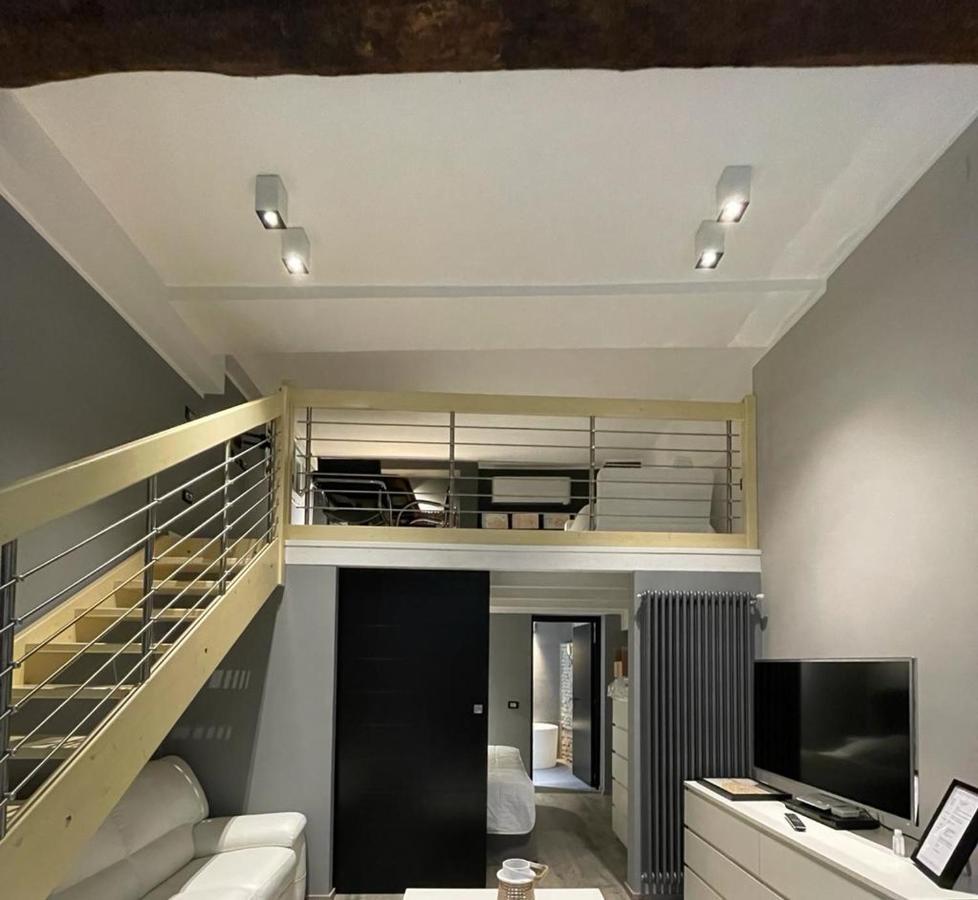 Portici Design Suite - Historical Center Bologna Bagian luar foto