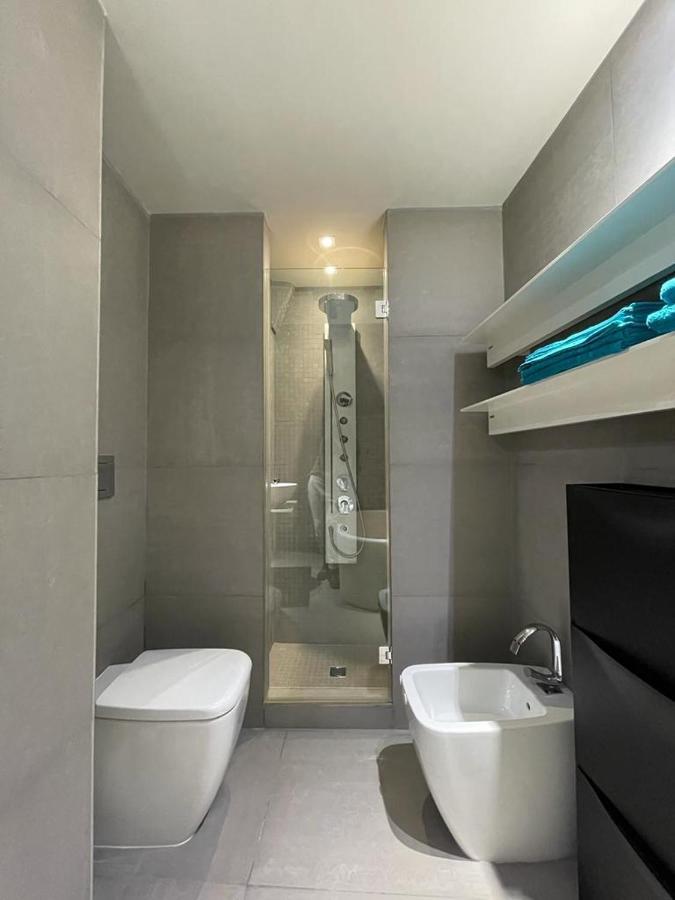 Portici Design Suite - Historical Center Bologna Bagian luar foto