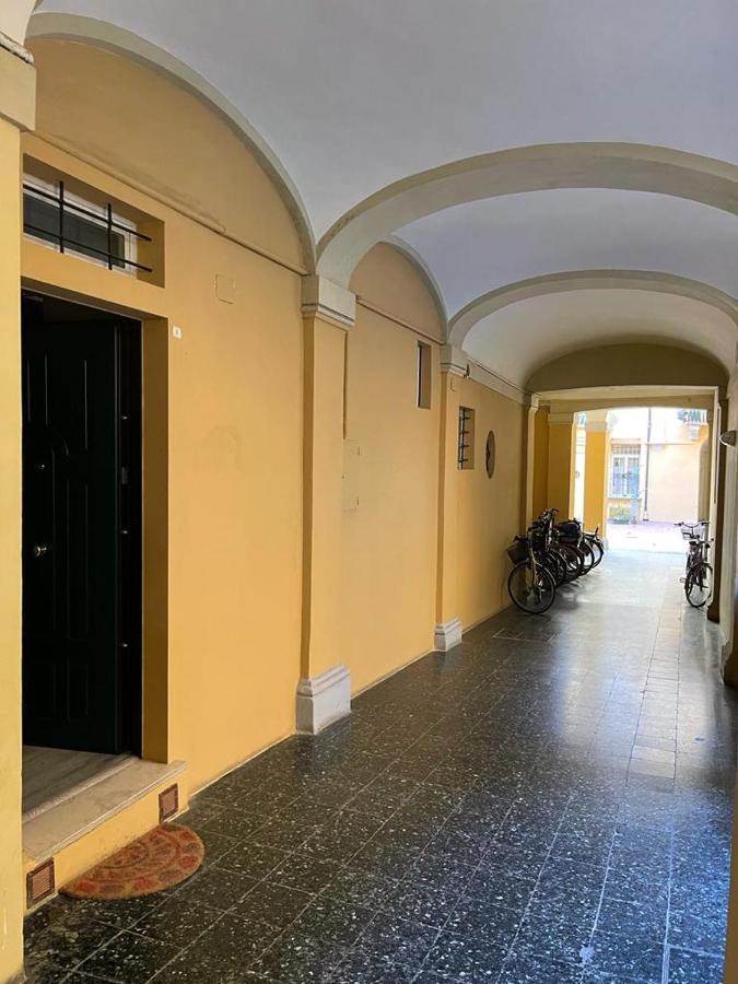 Portici Design Suite - Historical Center Bologna Bagian luar foto